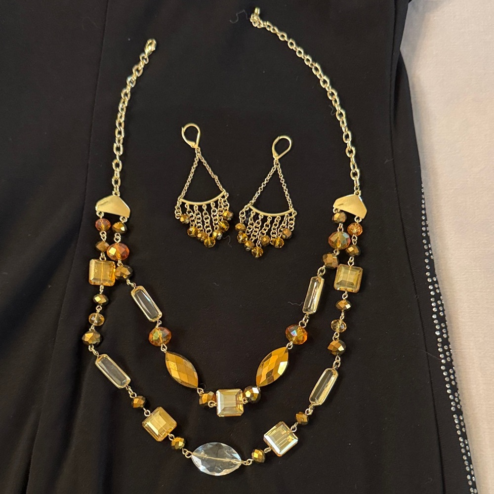 Macy’s Elegant Gold and Amber color glass Jewelry Set
